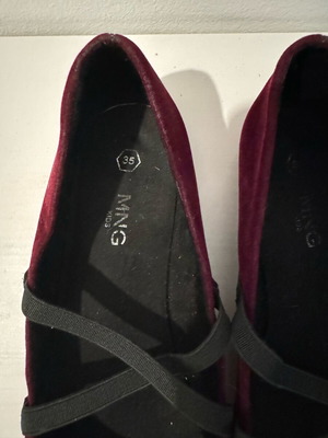 Children's velvet ballerinas new size 35 burgundy