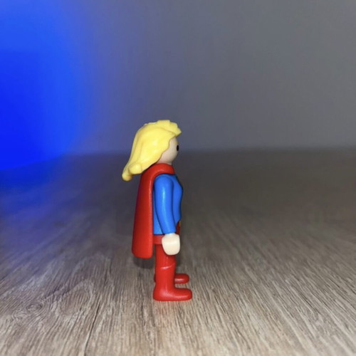 Kinder Surprise collectible Supergirl figure like new