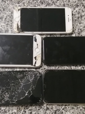 IPhone set of 5 used for spare parts