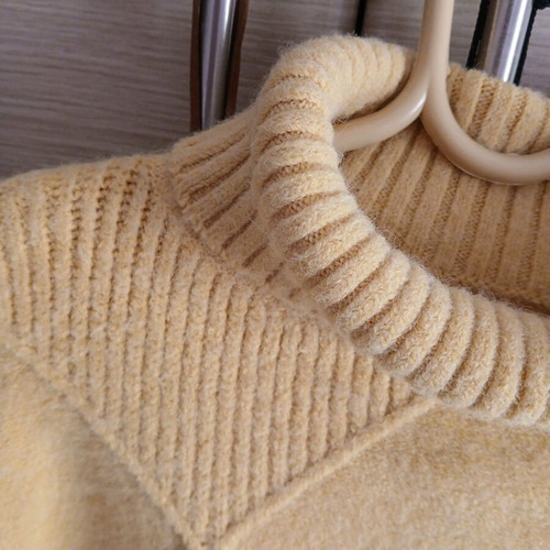Pullover yellow like new, size S