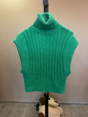 Zara sleeveless sweater new, green, size M