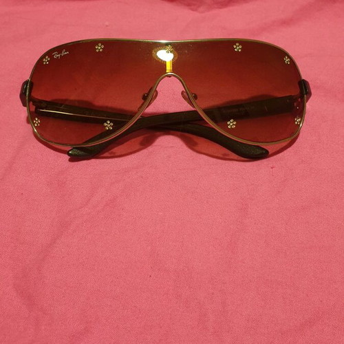 Ray Ban sunglasses for girls like new condition