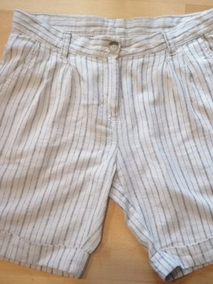 Linen shorts esmara like new, size medium, 2 pieces
