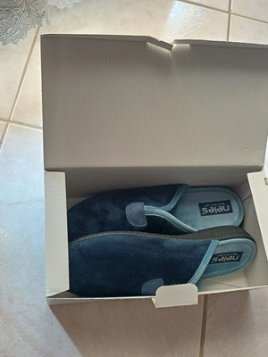Neles house slippers, size 41, dark blue velvet texture