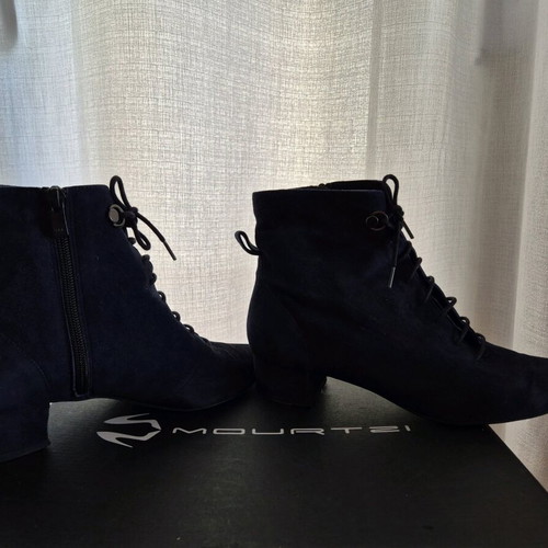 Blue suede Mourtzi ankle boots no.39 like new with low heel