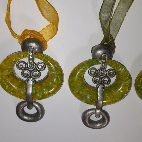 Necklaces set of 13 like new, green and red