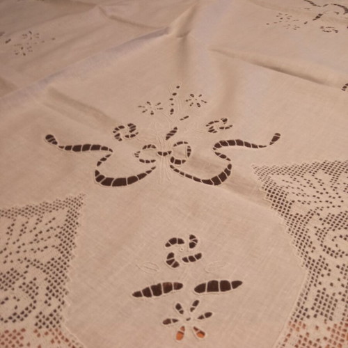 Linen tablecloth handmade white, new 88x88 with lace
