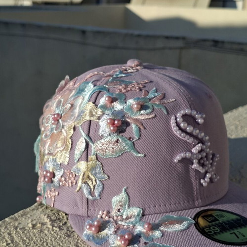 New Era 59FIFTY custom cap brand new, lilac with floral embroidery