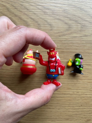 Фигурки Kinder Surprise Magic School Lessons комплект от 3 употребявани 2006