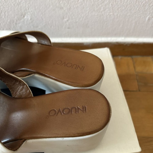 Inuovo white platform slippers used, size 37