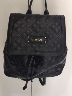 Verde backpack like new, black