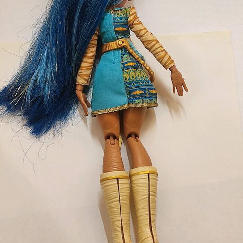 Monster High Cleo de Nile doll used G3