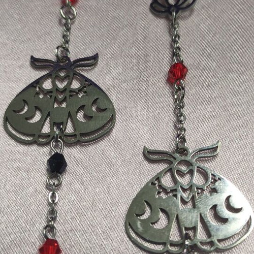 Handmade glasses chain with gothic elements and glass beads new