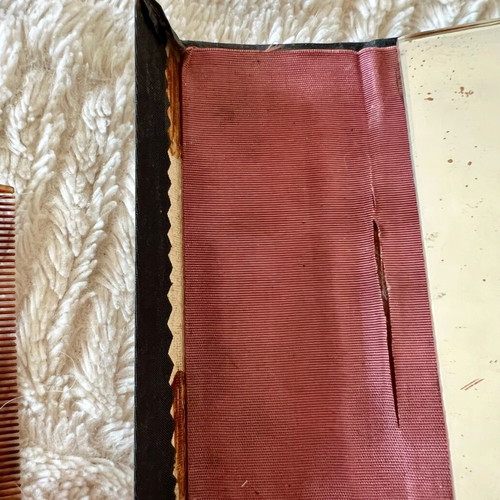 Vintage women's accessory set with wallet and handmade floral embroidery used