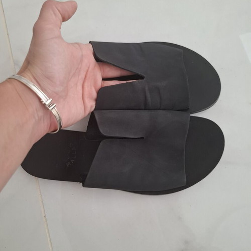 Tsakiris Mallas women's flat slippers black like new size 39
