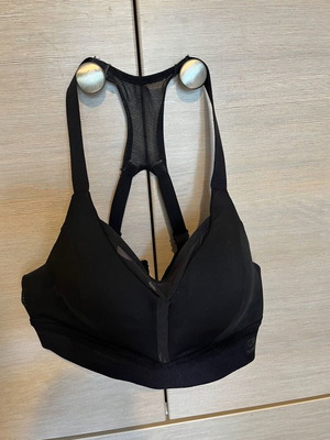 Sports bra top size S black like new