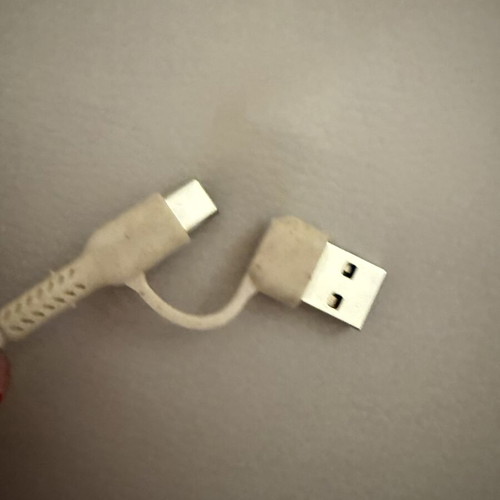 Adaptor polybrizo USB like new, suitable for multiple ports