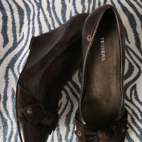 Tessera leather shoes like new, brown with bow