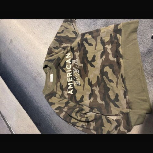 American Eagle camouflage sweatshirt size Medium like new, green