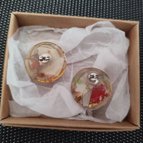 Handmade earrings with resin and porcelain pieces, new