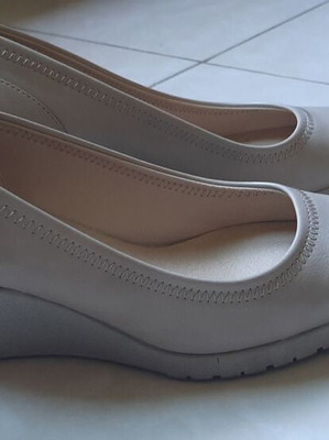 Ragazza closed platform sandals like new, beige, size 38