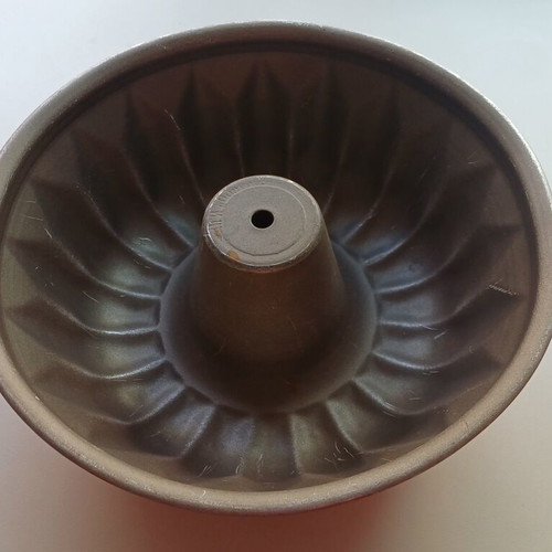 Cake pan used