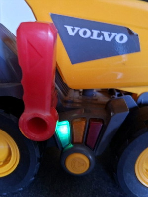 Dickie Toys Volvo toy truck like new with sounds