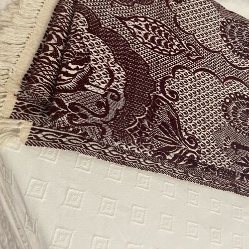 Traditional woven rug with peacock design like new, 2x2.5 m