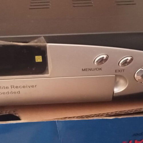 Digital satellite receiver like new