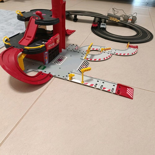 Majorette fire station and Maisto Tech racetrack like new