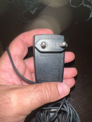 Sony Ericsson CST-60 vintage charger used