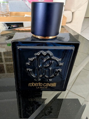 Roberto cavalli la Notte έχει μείνει περίπου το 1/5