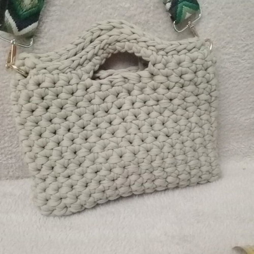 Knitted hand bag new with small cotton yarn