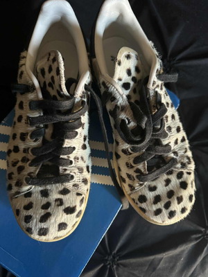 adidas gazelle silver green womens adidas Originals Women's Handball Spezial "Leopard Magic"