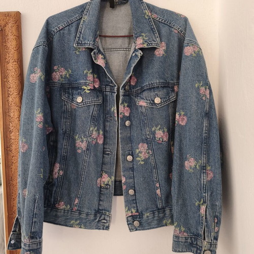 Denim jacket with floral rose print, like new, size M