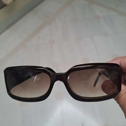 Chanel sunglasses like new, brown