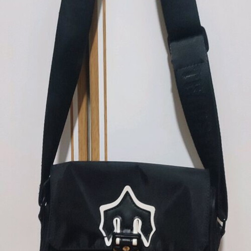 Trapstar bag new, black