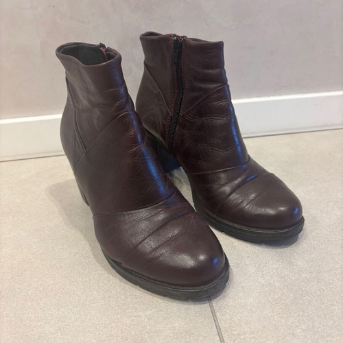 Women's leather boots used, size 37 dark burgundy