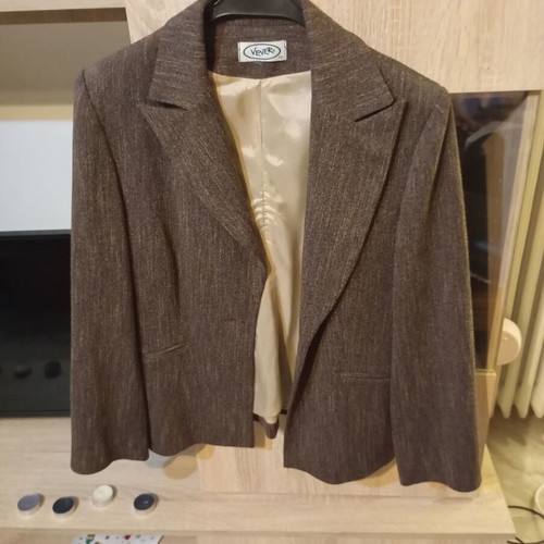 Women's brown jacket like new, size XL