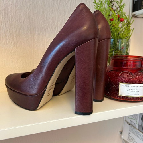 Leather burgundy pumps size 40 new