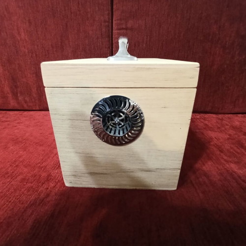 Bird incubator new with digital thermostat and precision thermometer