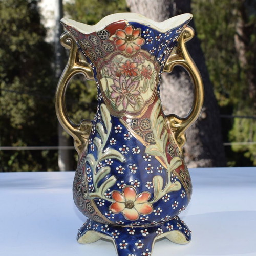 Satsuma vintage Japanese handmade vase, moriage technique, oriental, like new