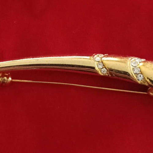 Vintage brooch in gold tone with faux pearl and rhinestones like new