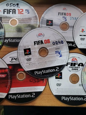 PS2 football games used, non-working, pack