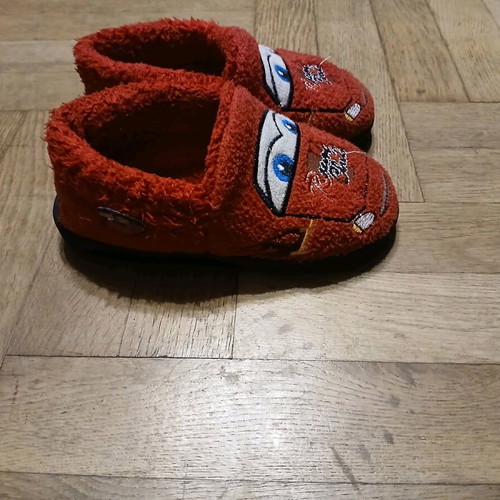 Slippers size 29 used, red, very good condition