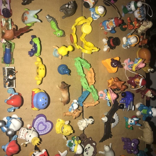 Kinder figures used, assorted miniatures set