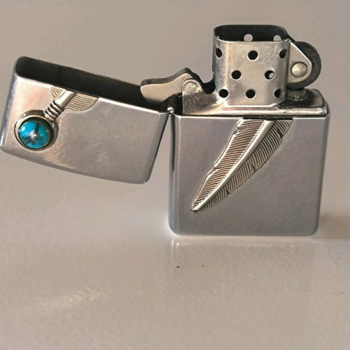 Zippo lighter like new in excellent condition