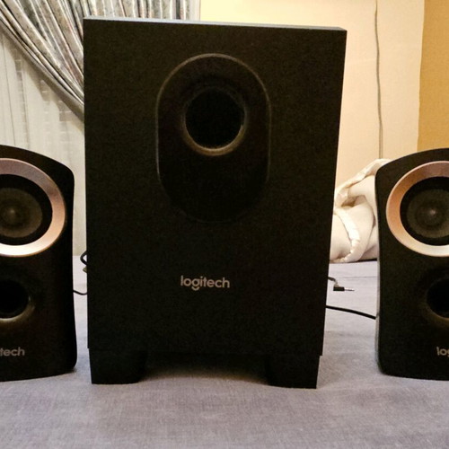 Logitech floor speakers system like new, 25 watt, with subwoofer and remote