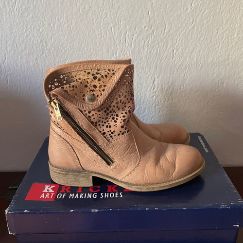 Kricket leather boots like new, size 37, beige