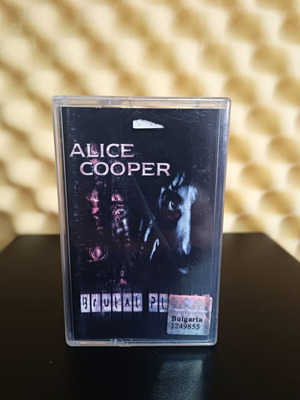 Alice Cooper Brutal Planet аудио касетка като ново